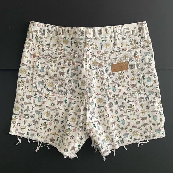 WRANGLER WOMEN'S DONNA HIGH RISE Denim Shorts NWT - Picture 8 of 12